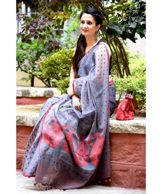 Elegance with comfort in this khadi silk jamdani saree 4