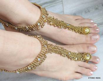 Antique Gold  Payal Anklet Pair Attached Toe Ring 1