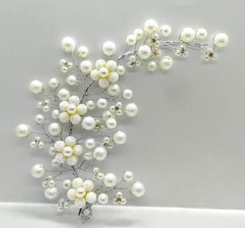 White hair-accessories 1