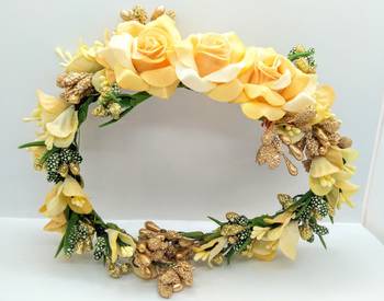 Gold hair-accessories 1