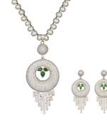 White pearl necklace-sets