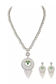 White pearl necklace-sets