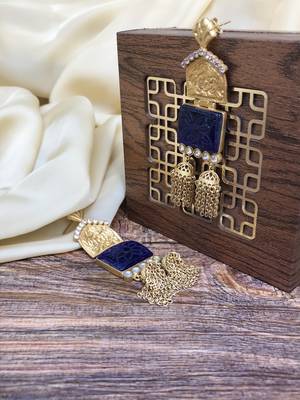 Gold earrings 2
