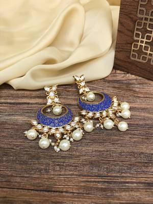 Gold earrings 1