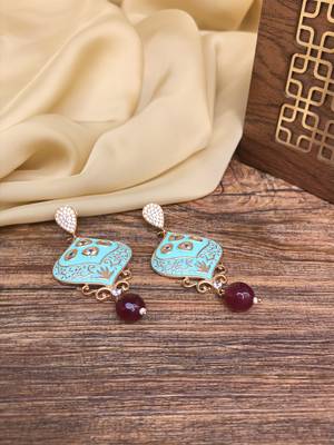 Gold earrings 1