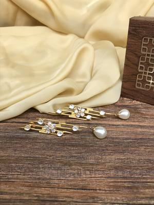 Gold earrings 4