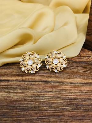 Gold earrings 1