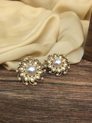 Gold earrings 1