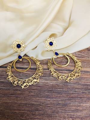 Gold earrings 1