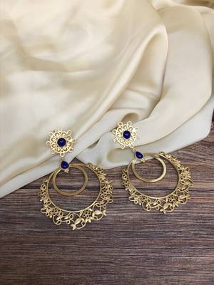 Gold earrings 3