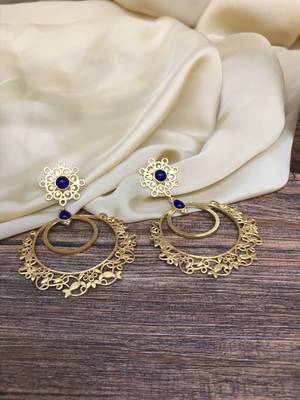 Gold earrings 4