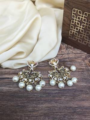 Gold earrings 3