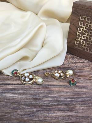 Gold earrings 2