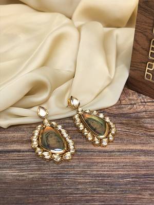 Gold earrings 1