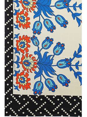 Cream printed georgette saree with blouse 5