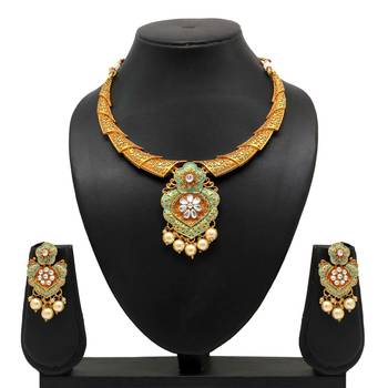 Green necklace-sets 1