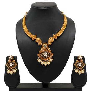 Black necklace-sets 1