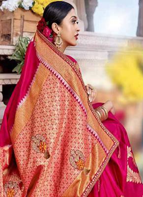 Magenta woven banarasi silk saree with blouse 2