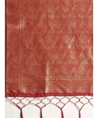 Green Woven Silk Blend saree with blouse 3