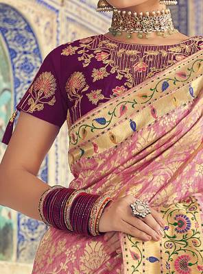 Pink woven silk saree with blouse 3