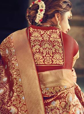 Red Woven Silk Blend Saree With Blouse 2