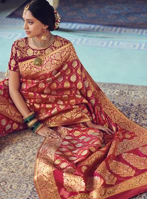 Red Woven Silk Blend Saree With Blouse 2