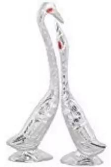 Metal Pair Kissing Duck Showpiece