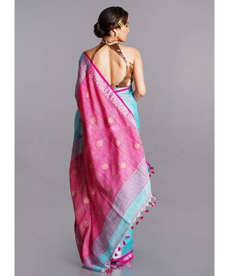 blue linen saree with polka dots and pink pallu 3
