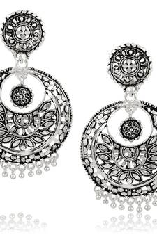 Attractive Silver Plated Leaf Shape Earrings For Women
