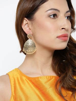Wedding wear Kundan Pearl Studded Gold toned Dangle Earrings for women 2