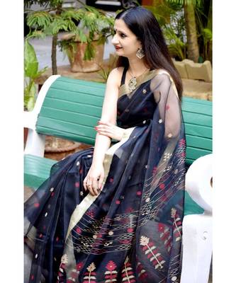 Exquisite resham silk with classic jamdani motifs 2
