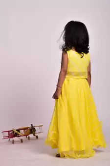 YELLOW SKIRT TOP SET