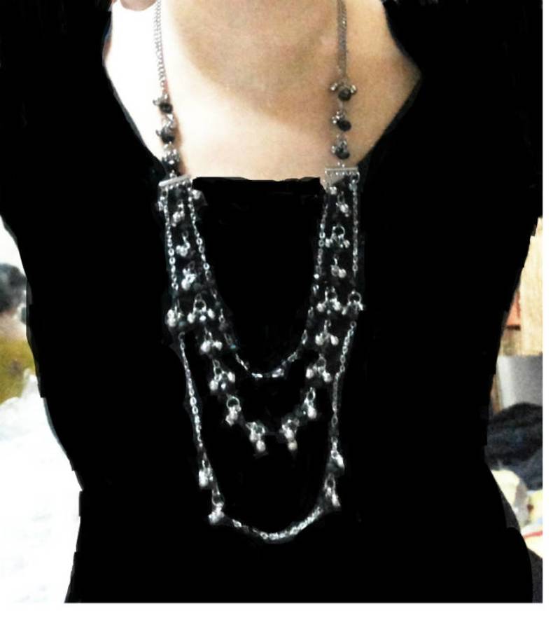 Western & stylish long necklace designed to welcome summer in style