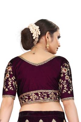 Maroon hand embroidery



 velvet semi stitched lehenga 4