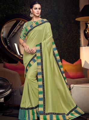 Green Embroidered Silk Blend Saree With Blouse 1