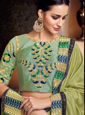 Green Embroidered Silk Blend Saree With Blouse 2