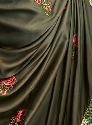 Green embroidered crepe saree with blouse 5