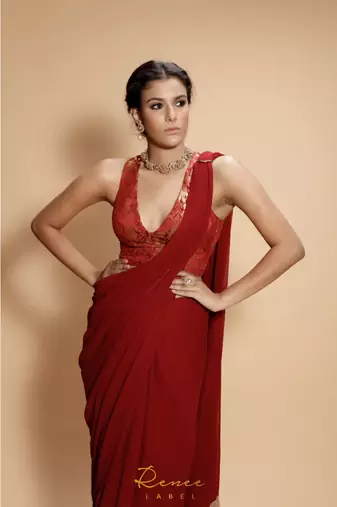 maroon plain georgette saree with blouse