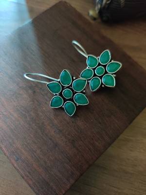 set of 4 kundan loop earrings 1