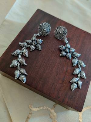 Light weight Silver Floral Earrings 1
