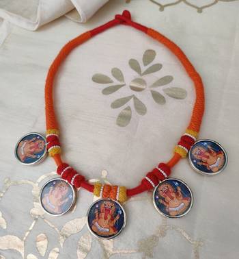 Women TempleJewellery Ganpati Photoframe Pendant Necklace 1