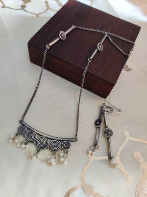 Red Long Moon Necklace 1