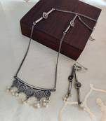 Red Long Moon Necklace