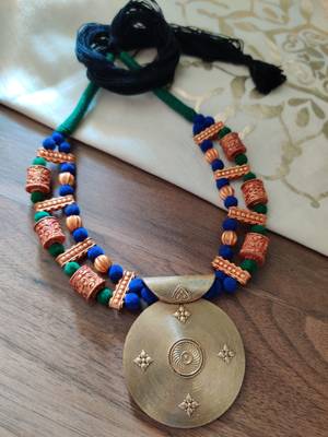 Gold Plated Round pendant beaded Necklace set 1