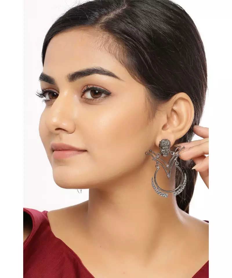 Slay Bana earrings