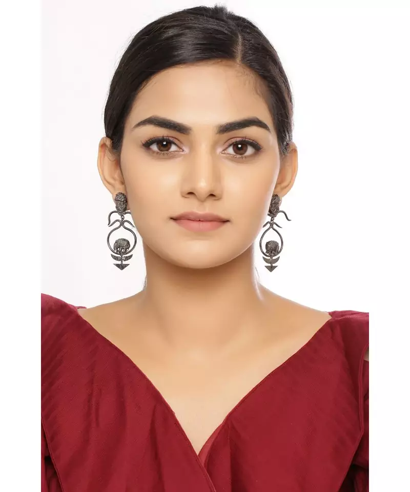 Dope Bana earrings