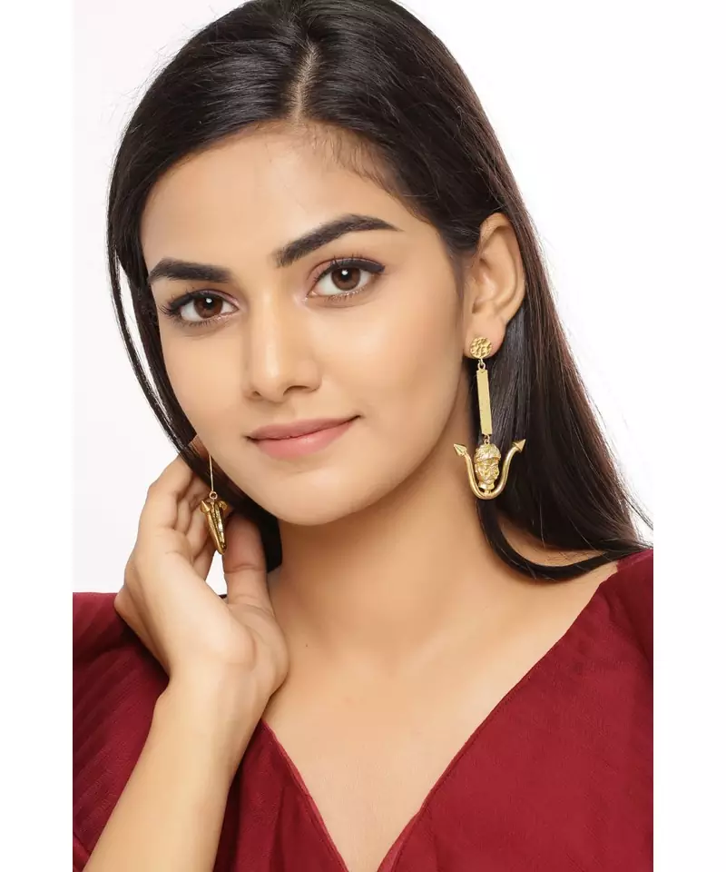 Ratan Sa earrings