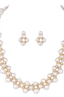 White pearl necklace-sets