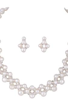White pearl necklace-sets