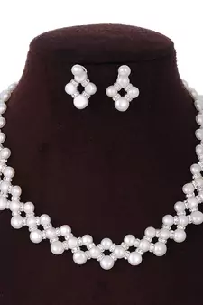 White pearl necklace-sets